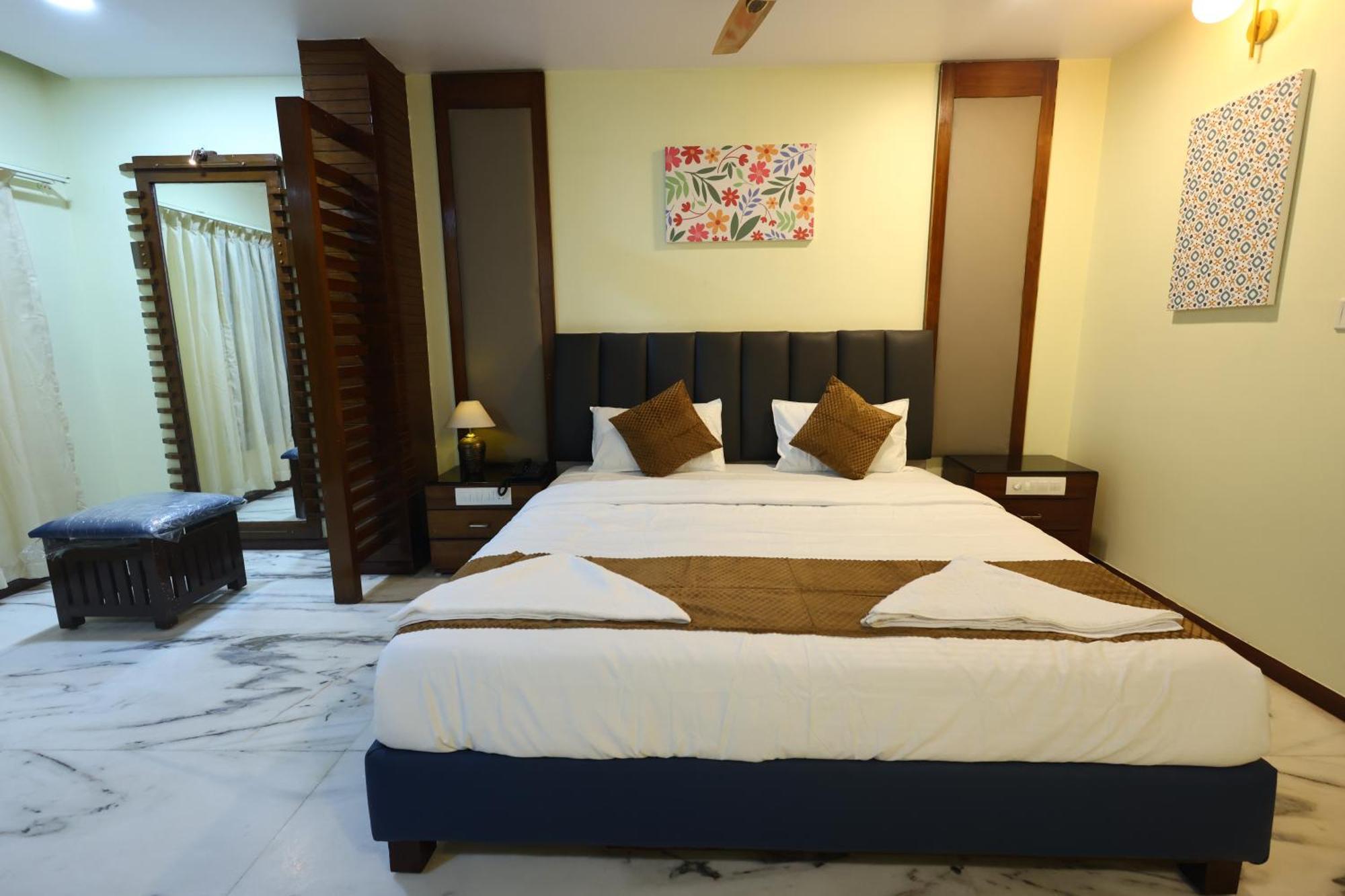 Lj Dadi'S Grand Hotel Visákhapatnam Kültér fotó