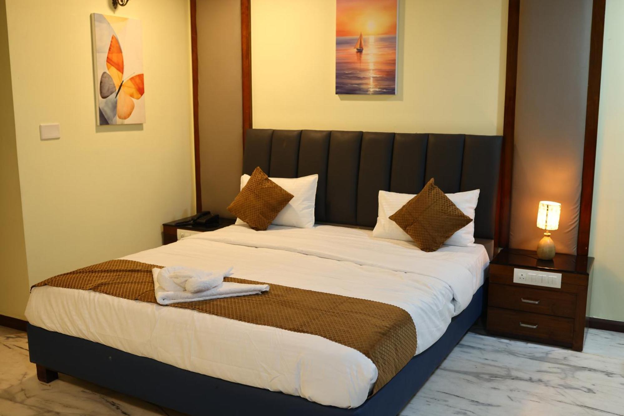 Lj Dadi'S Grand Hotel Visákhapatnam Kültér fotó