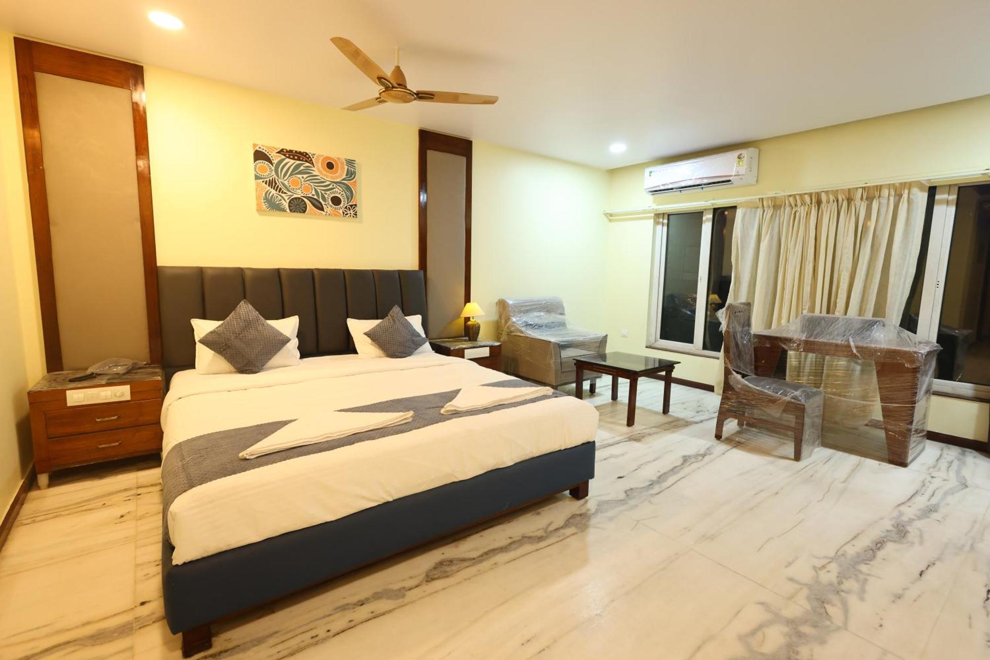 Lj Dadi'S Grand Hotel Visákhapatnam Kültér fotó