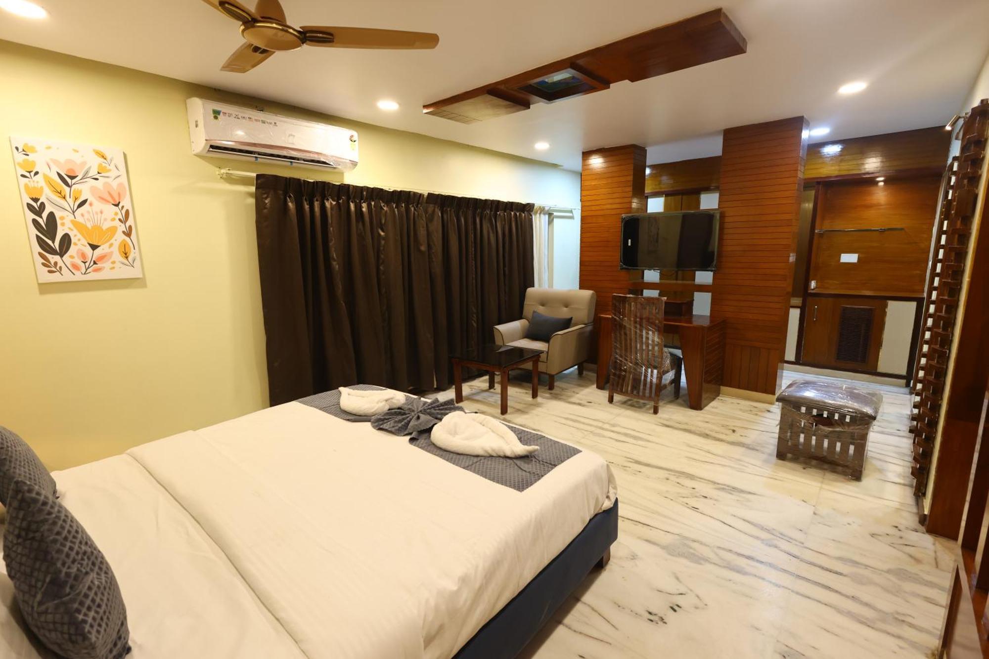 Lj Dadi'S Grand Hotel Visákhapatnam Kültér fotó