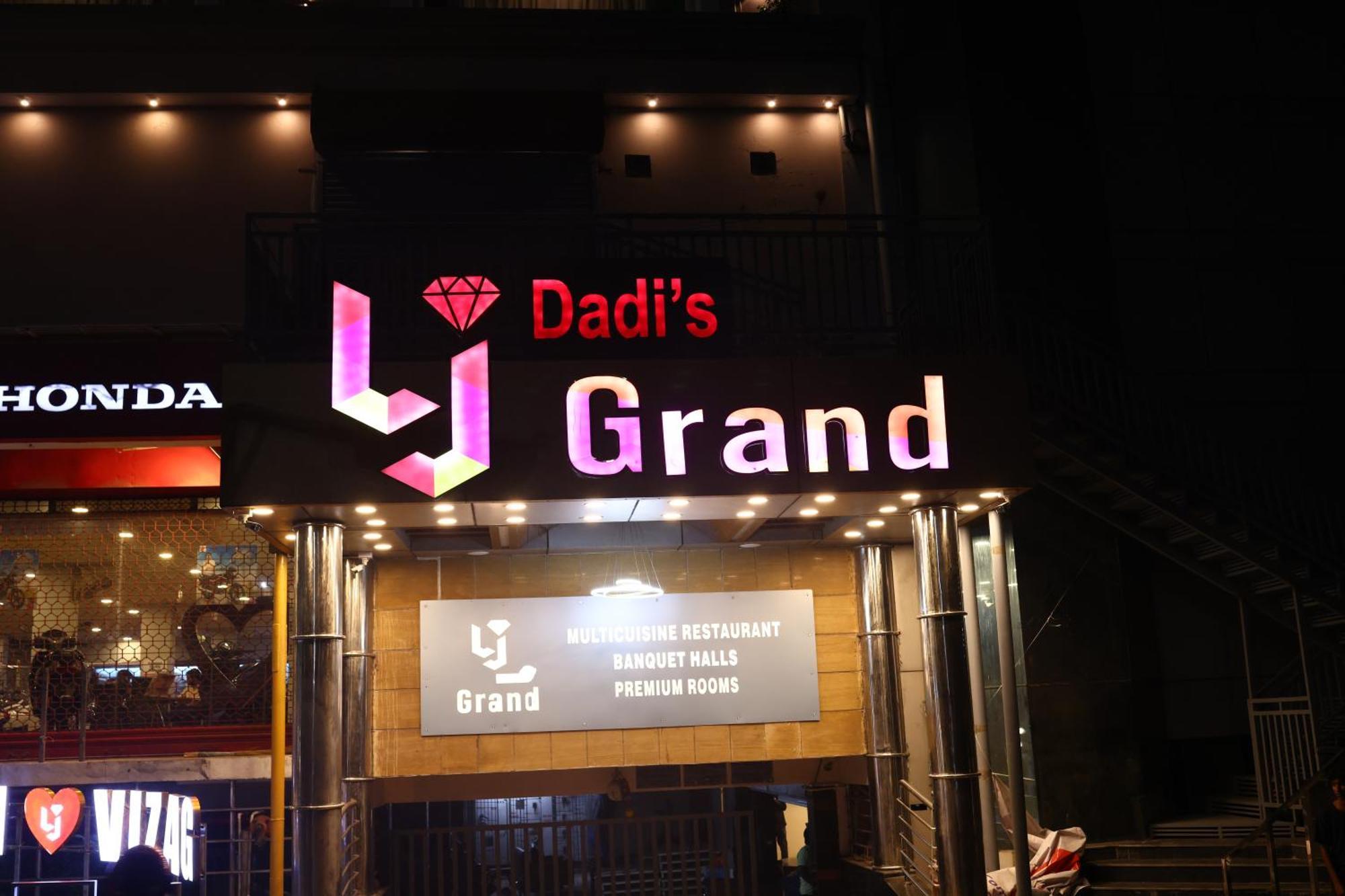 Lj Dadi'S Grand Hotel Visákhapatnam Kültér fotó